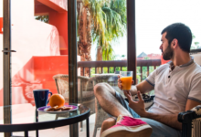 Hotels in Chania old town – pick a quarter, then pick a balcony
