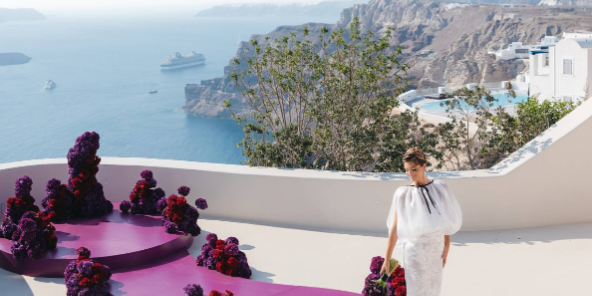 Santorini wedding villas – saying “I do” with the caldera as your only neighbour