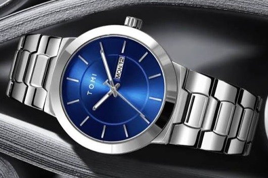 How to Style Chain Watches for Men With Different Outfits